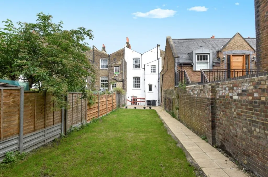 4 bedroom house for rent