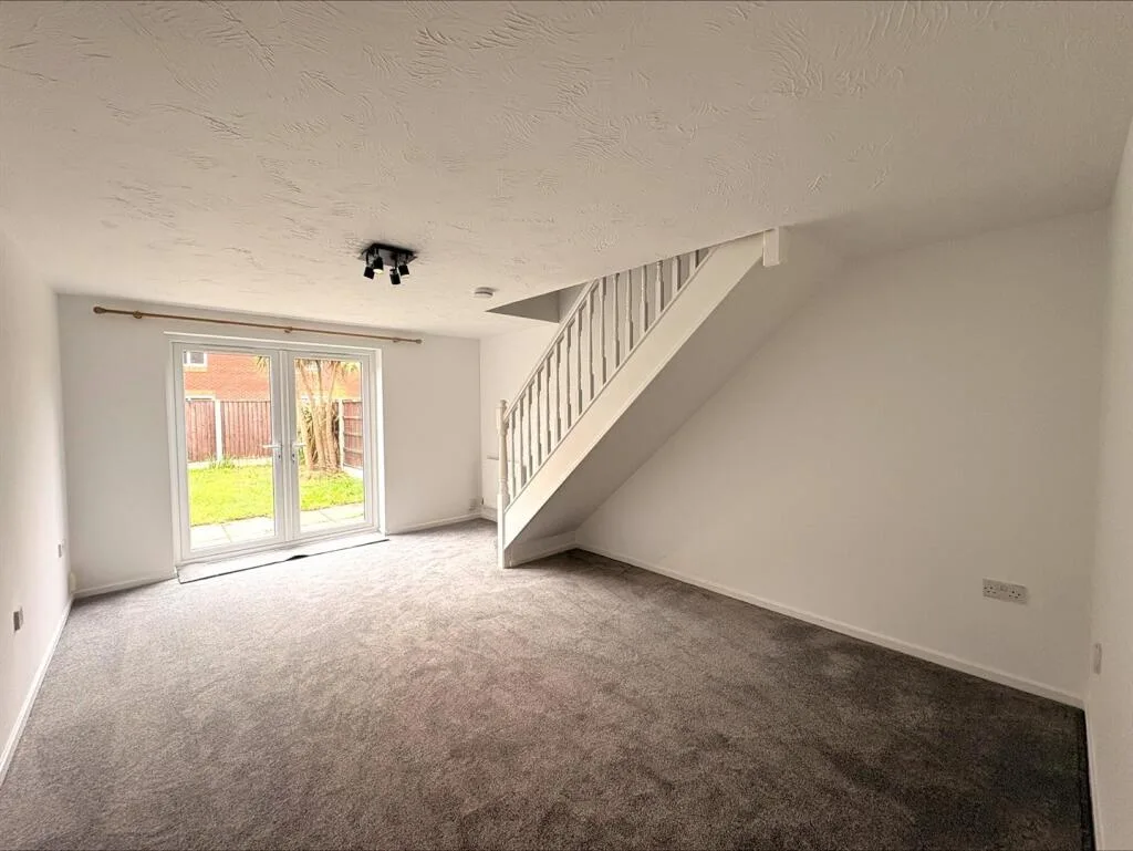 2 bedroom end of terrace house for rent