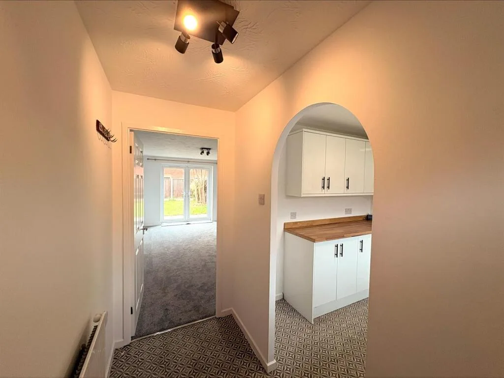 2 bedroom end of terrace house for rent