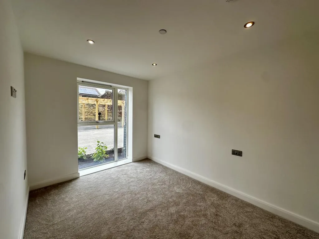 2 bedroom ground floor flat for rent
