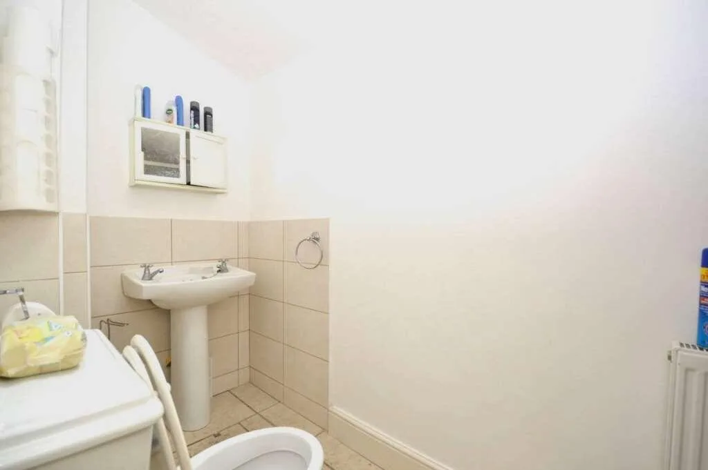 1 bedroom maisonette for rent