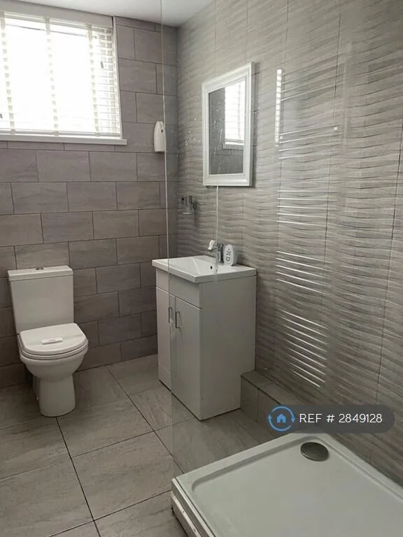1 bedroom house share for rent
