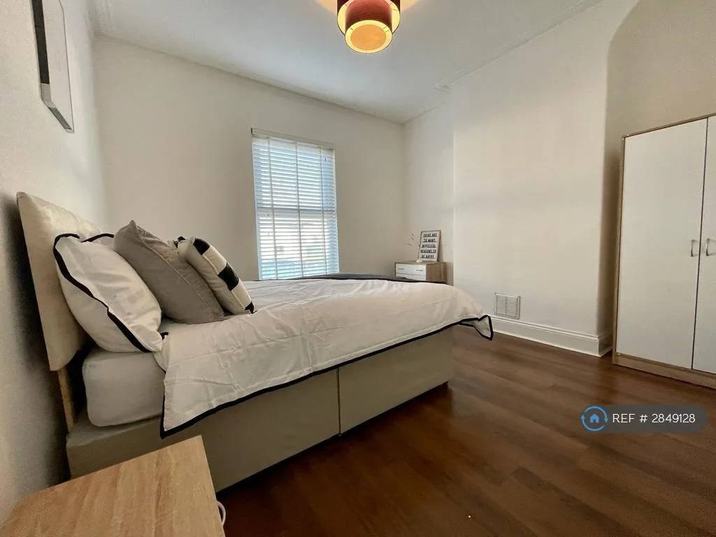 1 bedroom house share for rent