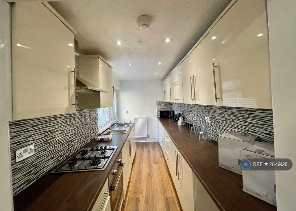 1 bedroom house share for rent