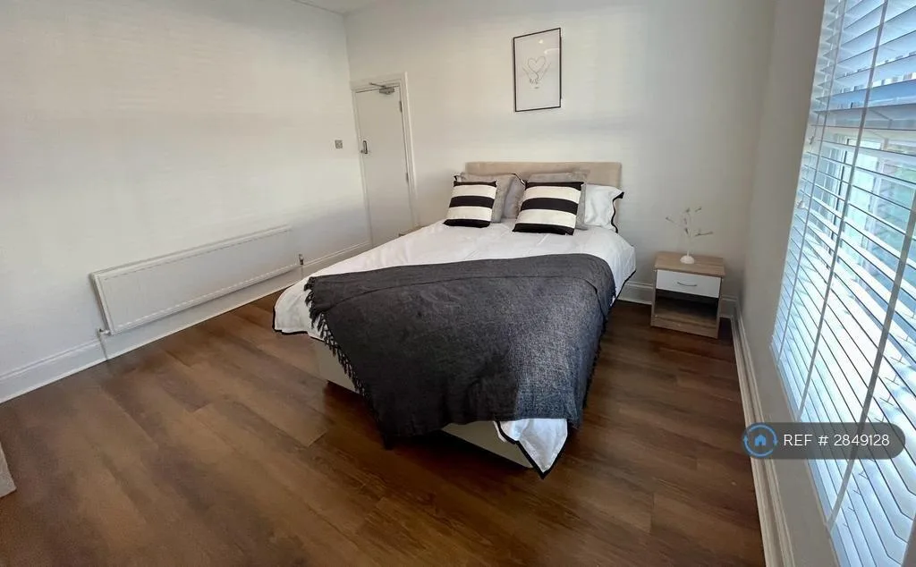 1 bedroom house share for rent