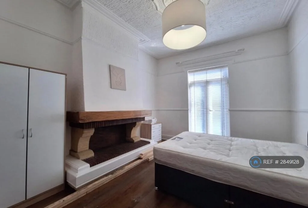 1 bedroom house share for rent