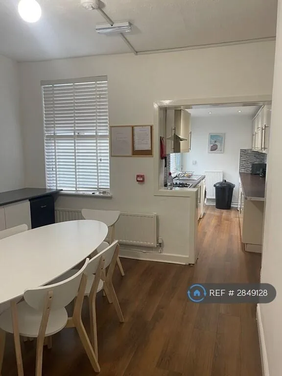 1 bedroom house share for rent