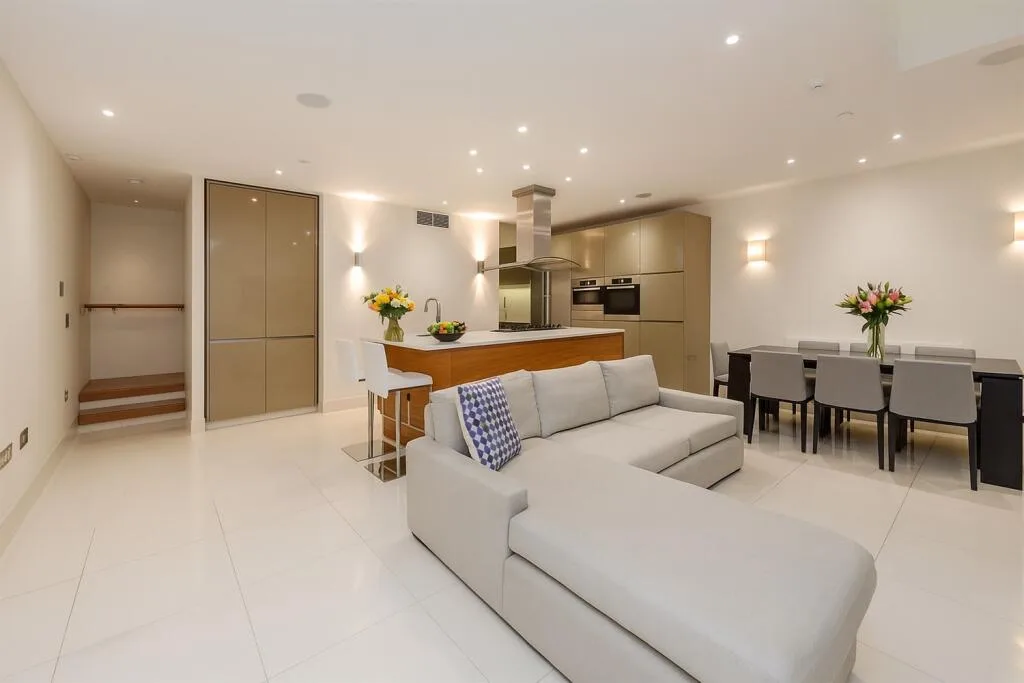 3 bedroom mews property for rent
