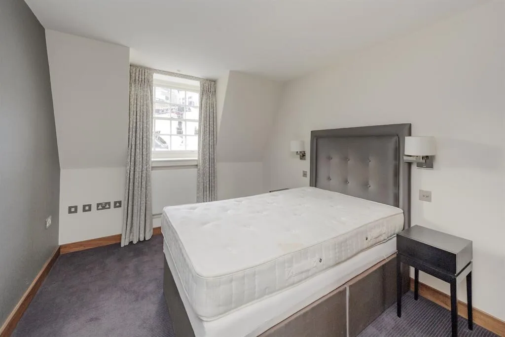 3 bedroom mews property for rent