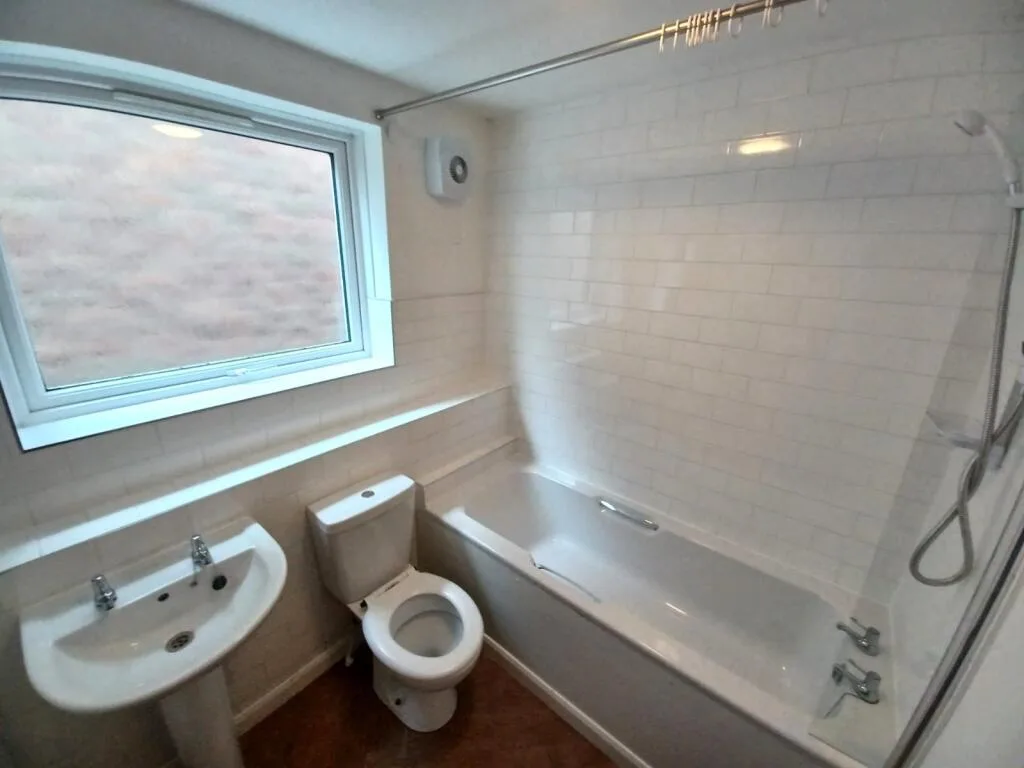 4 bedroom detached house for rent