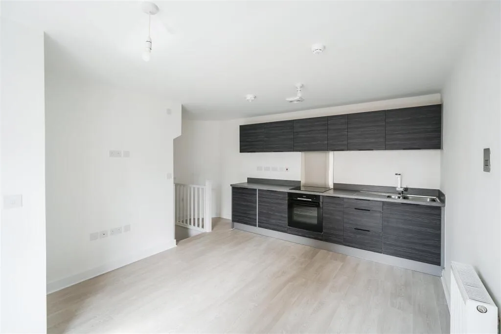 2 bedroom town house for rent