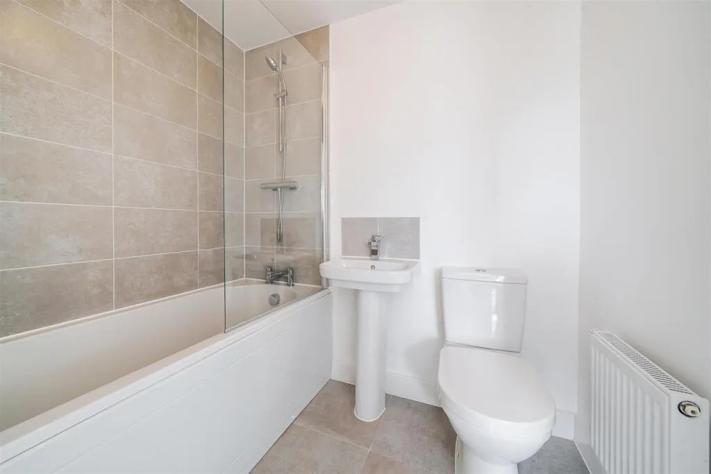 2 bedroom town house for rent