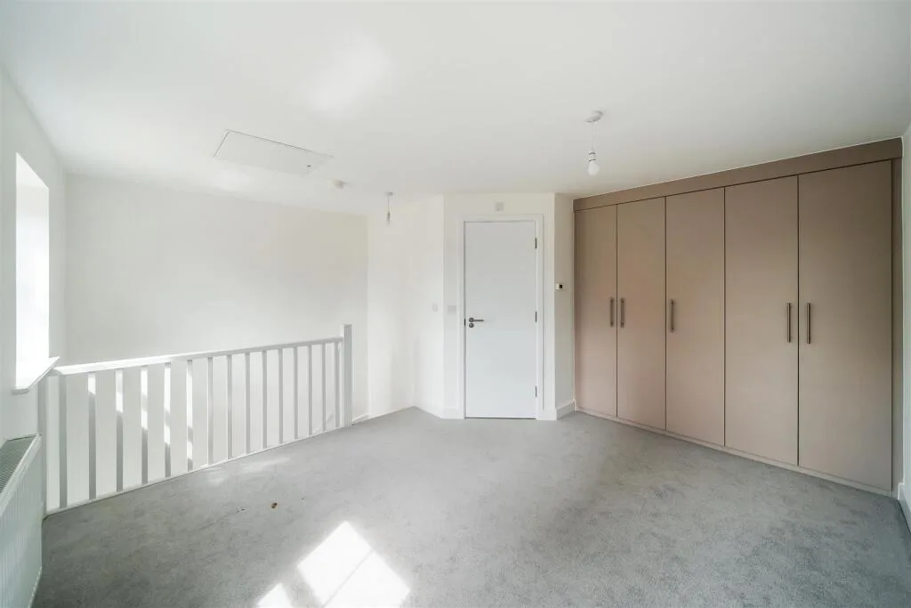 2 bedroom town house for rent