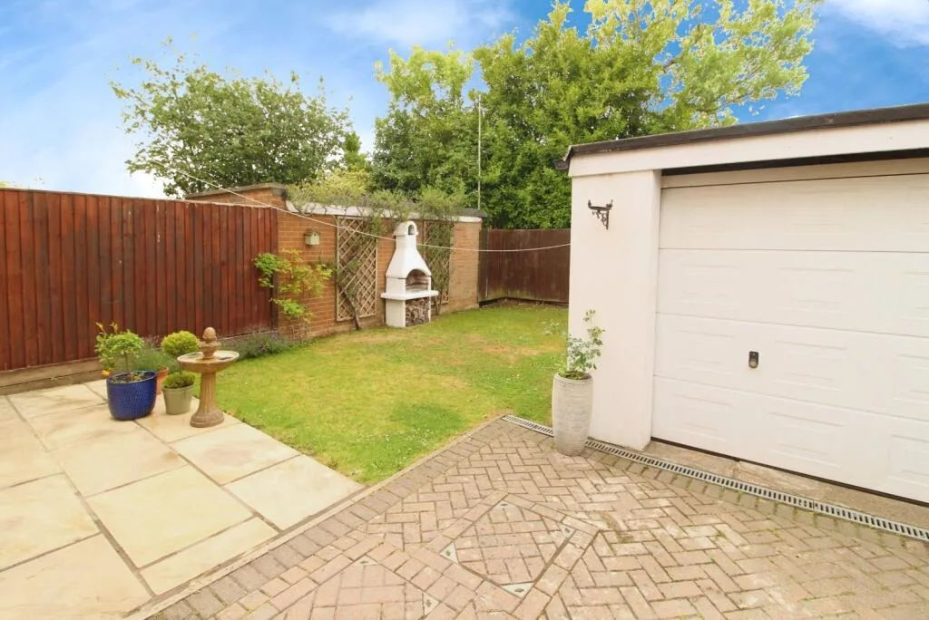 4 bedroom detached house for rent