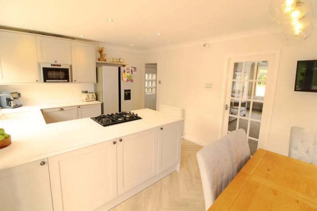 4 bedroom detached house for rent