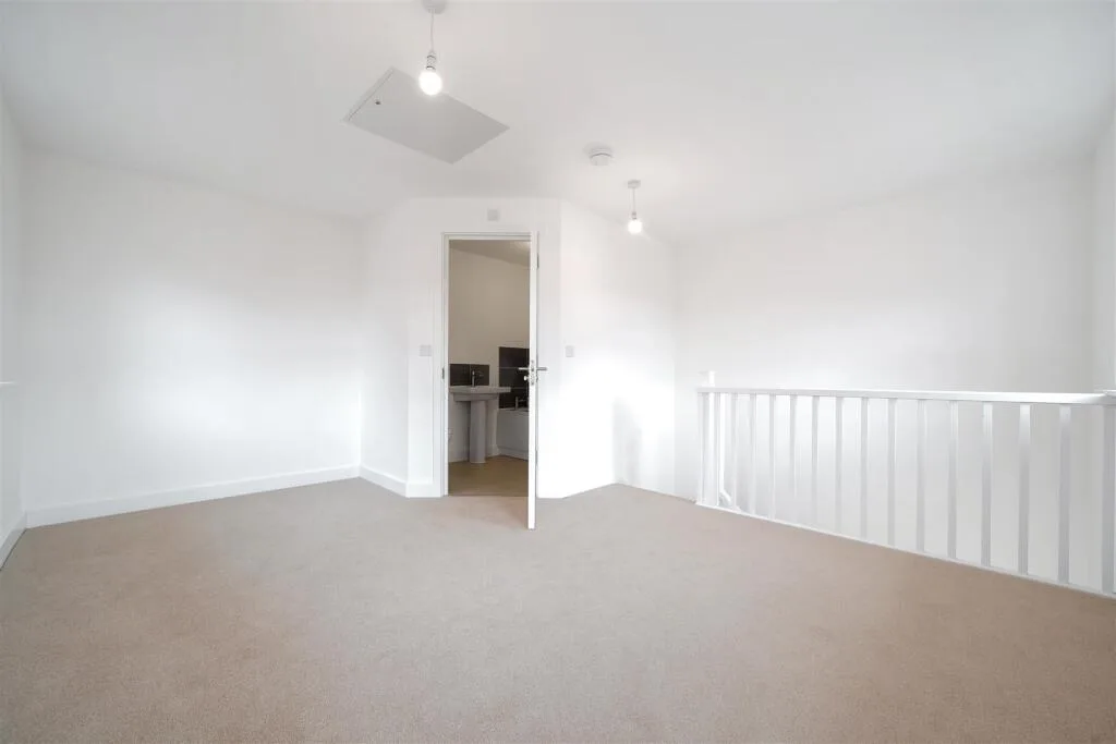 2 bedroom town house for rent