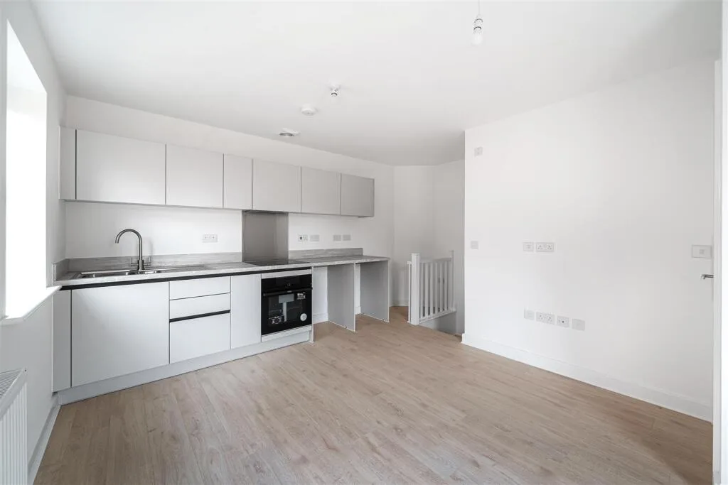 2 bedroom town house for rent