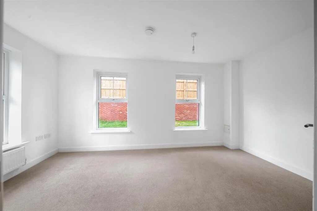 2 bedroom town house for rent