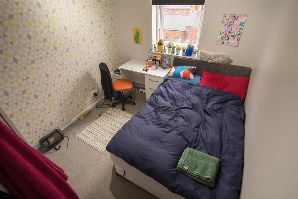 1 bedroom house share for rent