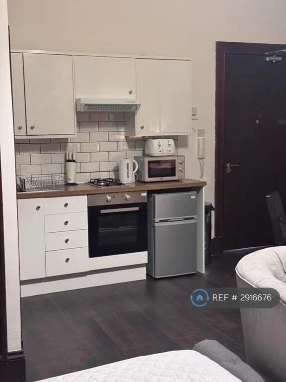 Studio flat for rent