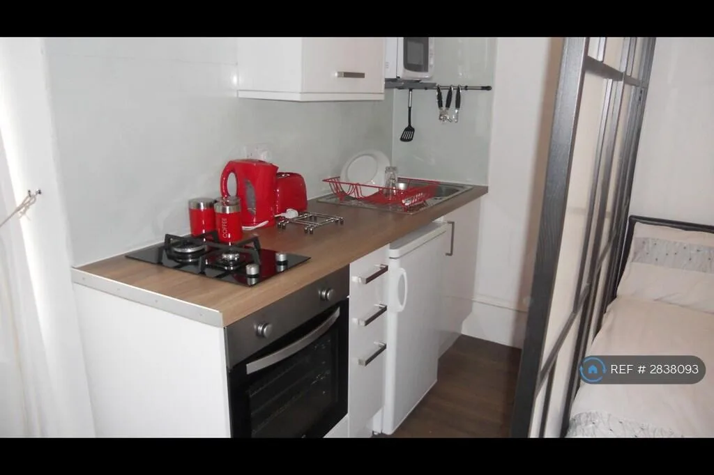 1 bedroom house share for rent
