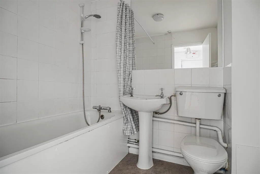 1 bedroom ground floor flat for rent