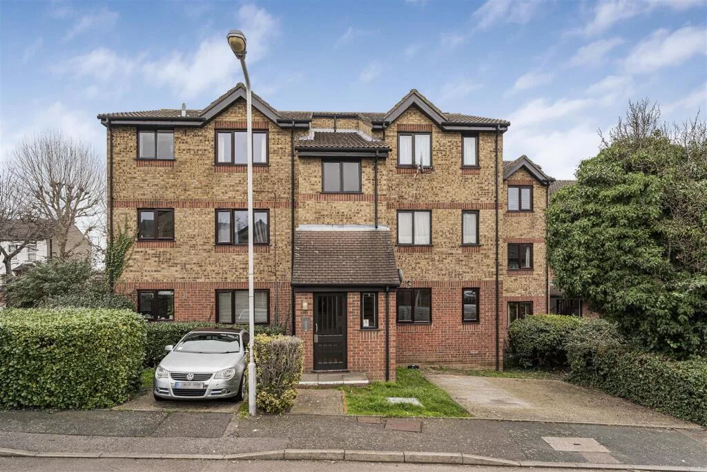 1 bedroom ground floor flat for rent