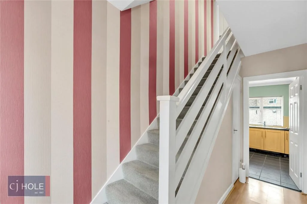 3 bedroom semi-detached house for rent