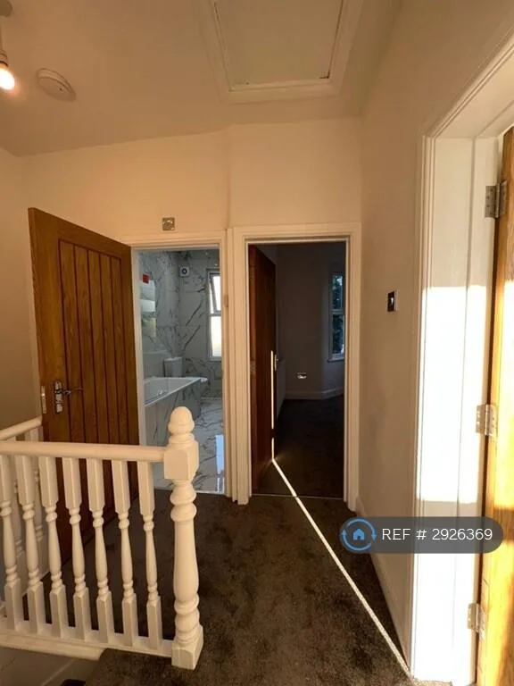 5 bedroom terraced house for rent