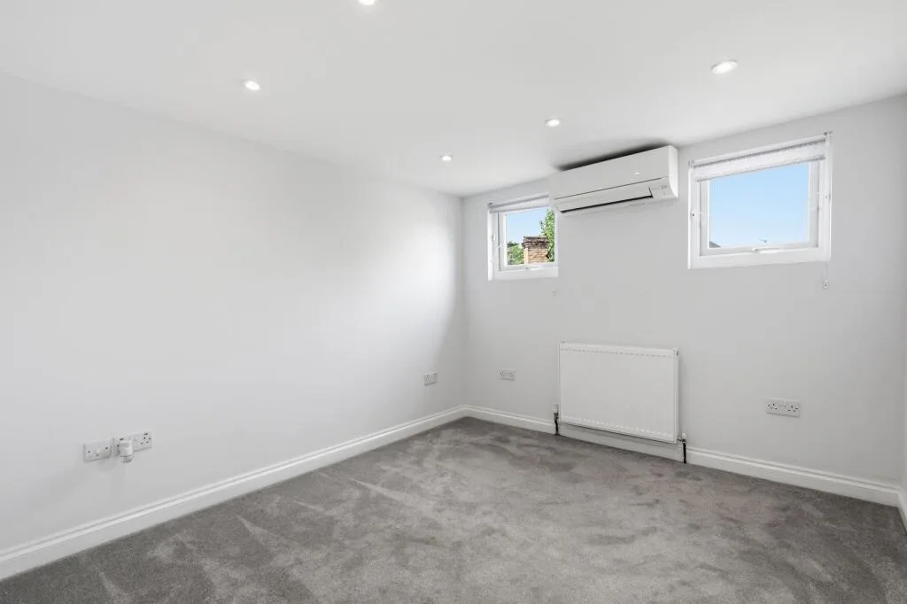 5 bedroom terraced house for rent