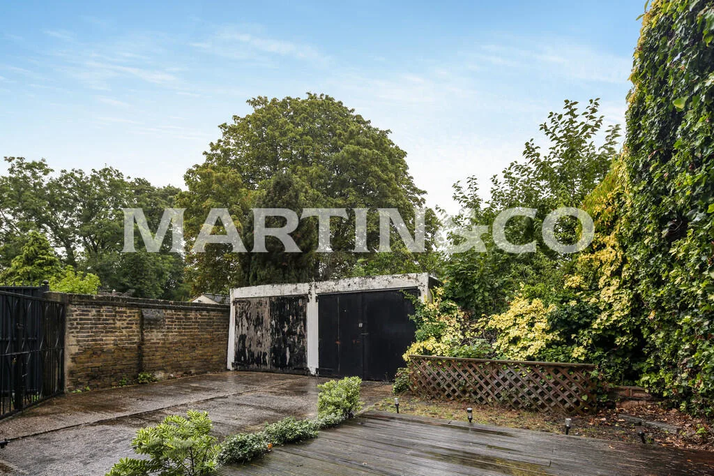 2 bedroom ground floor flat for rent