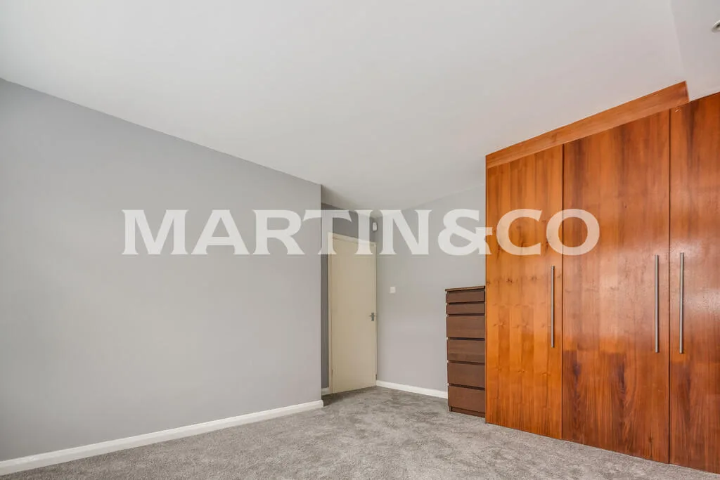 2 bedroom ground floor flat for rent