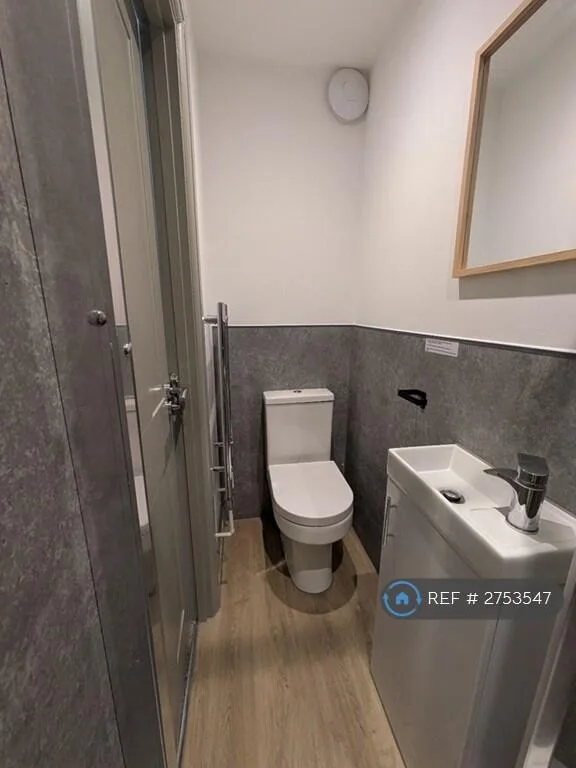 1 bedroom house share for rent