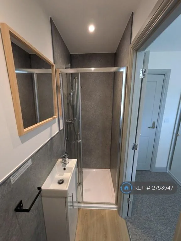1 bedroom house share for rent