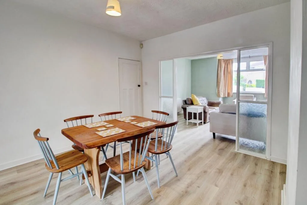 3 bedroom semi-detached house for rent