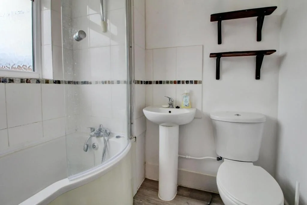 3 bedroom semi-detached house for rent