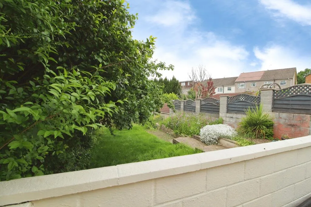 3 bedroom semi-detached house for rent