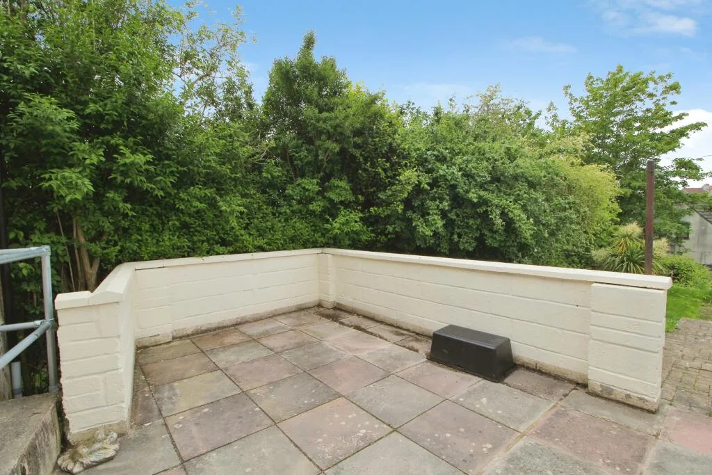 3 bedroom semi-detached house for rent