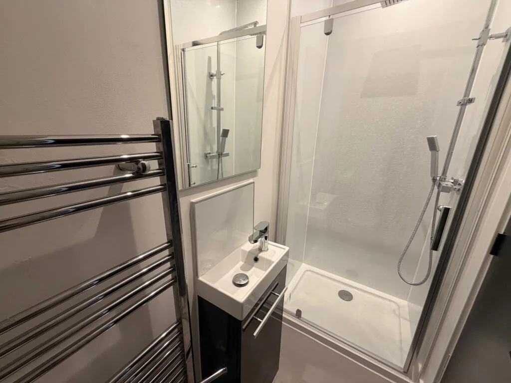 1 bedroom house share for rent