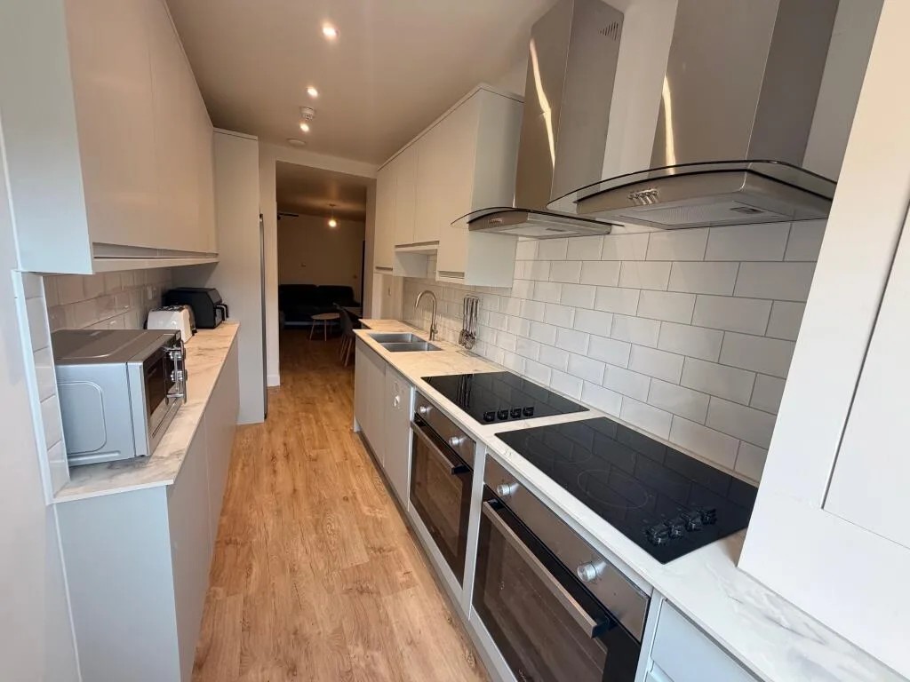 1 bedroom house share for rent