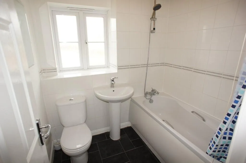 1 bedroom house share for rent