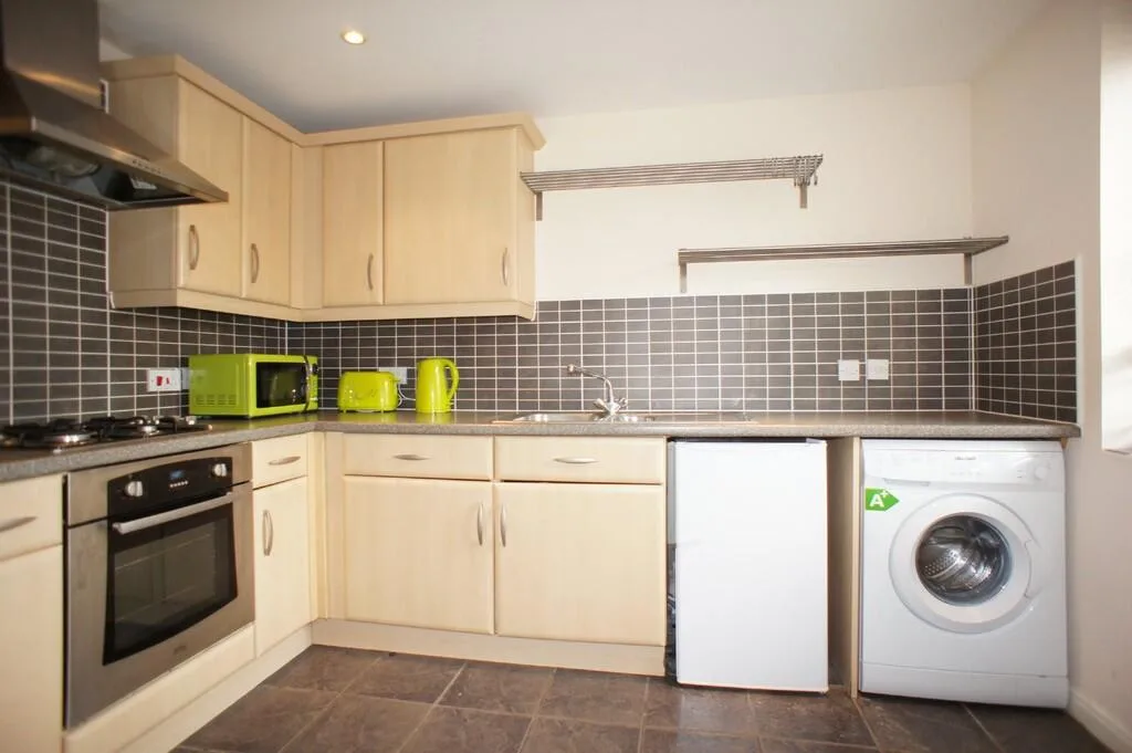 1 bedroom house share for rent