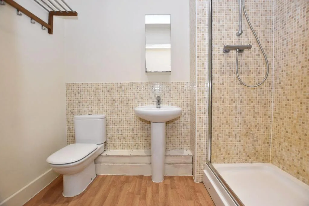 3 bedroom semi-detached house for rent