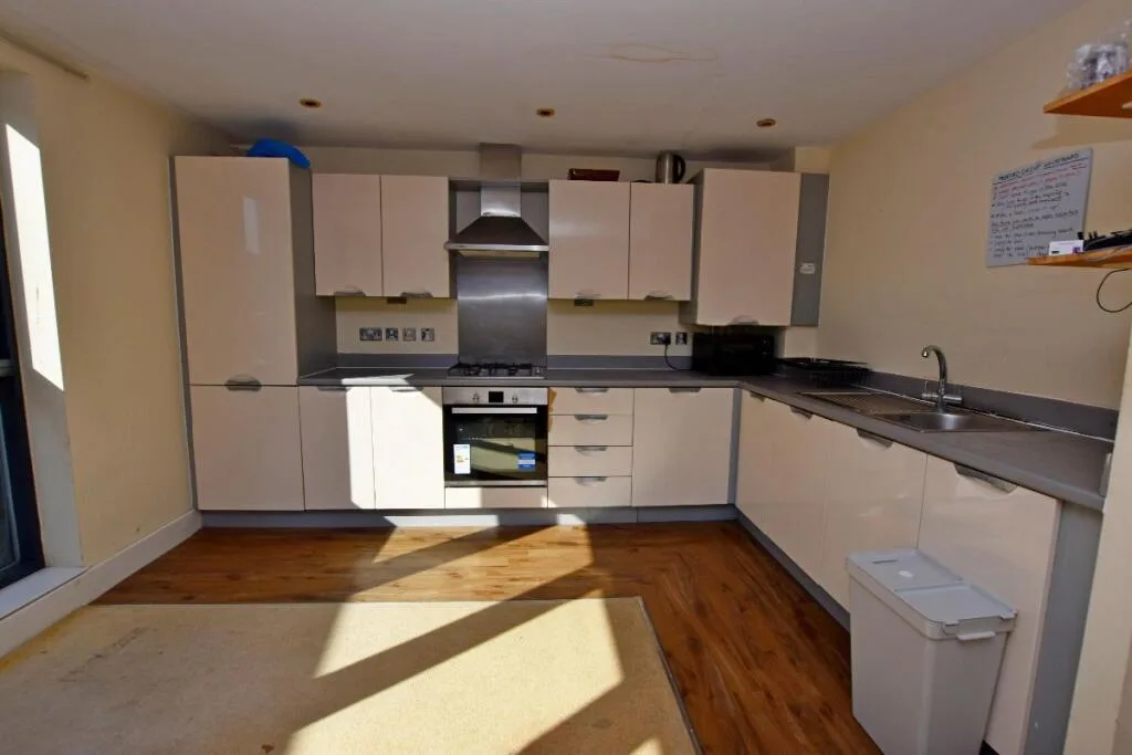 3 bedroom semi-detached house for rent
