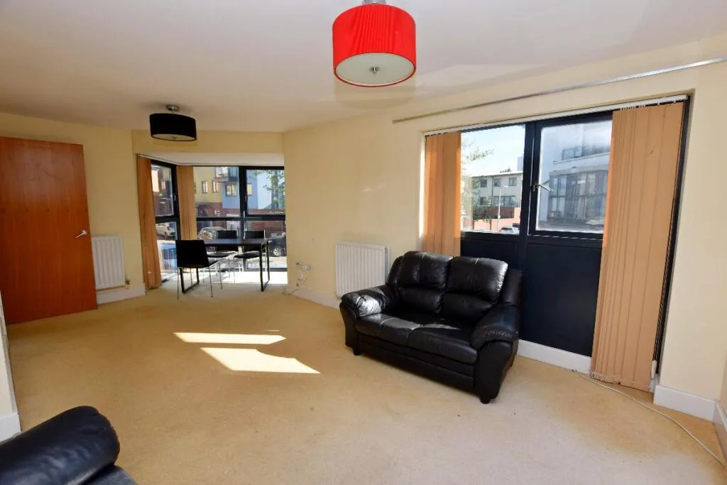 3 bedroom semi-detached house for rent