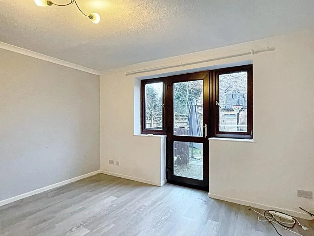 2 bedroom semi-detached house for rent