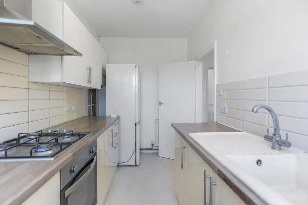 4 bedroom maisonette for rent
