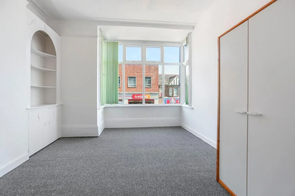 4 bedroom maisonette for rent