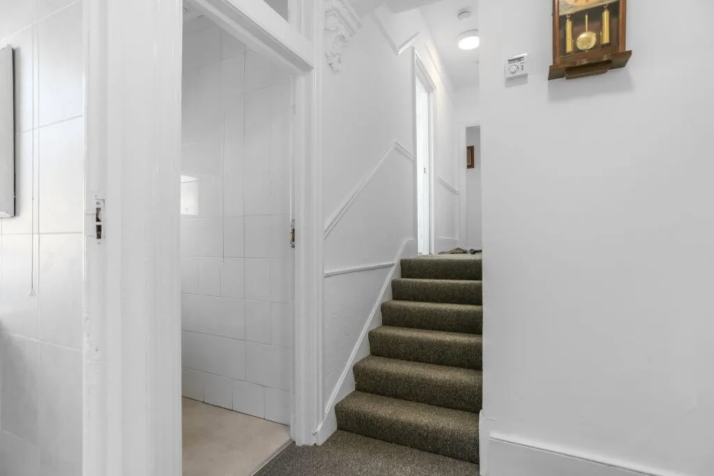 4 bedroom maisonette for rent