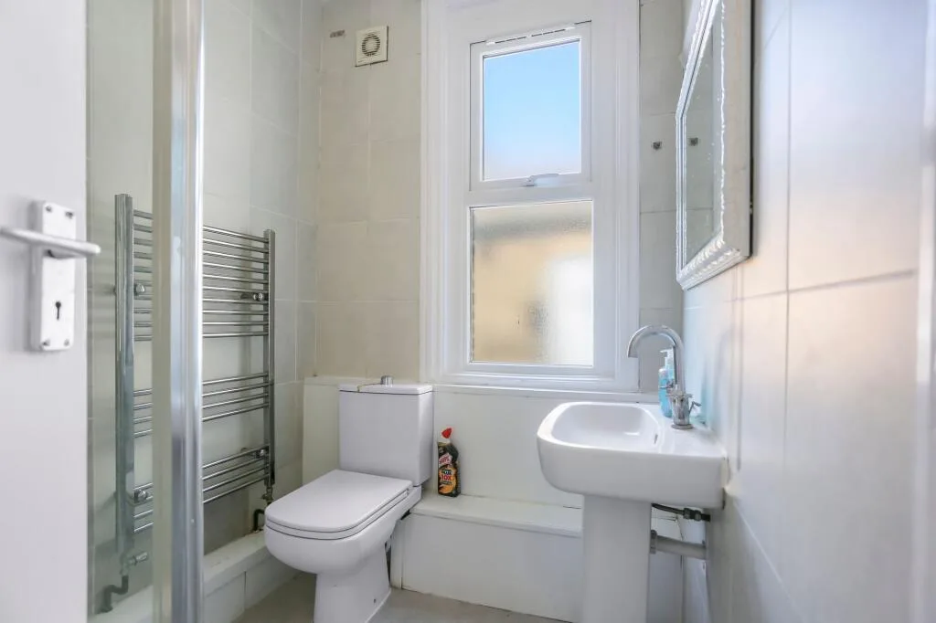 4 bedroom maisonette for rent